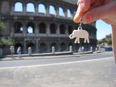Mampfred vor dem Colosseum