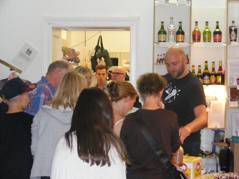 Die Mampe-Fans erschienen zahlreich um die erfrischenden Mampe-Drinks zu kosten